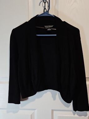 Jessica Howard Black Cropped Open-Front Cardigan